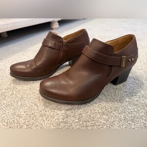 *EUC* Natural Soul Brown Smooth Leather Booties Size 10